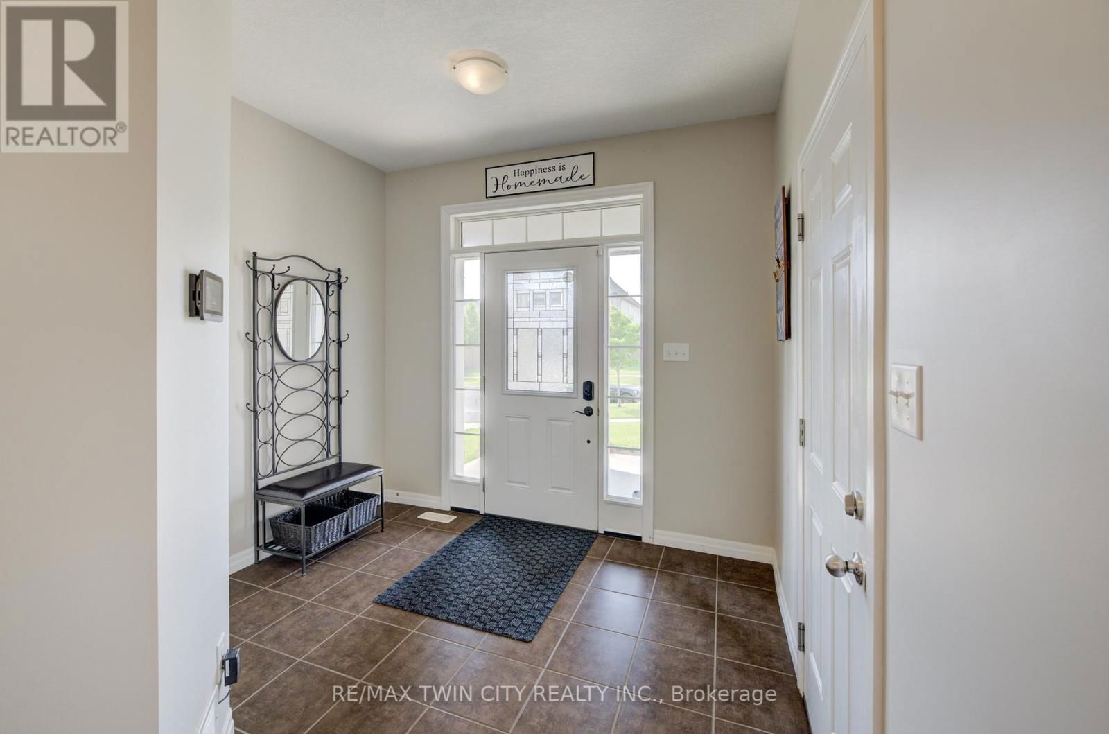 354 SALISBURY AVENUE Image 4