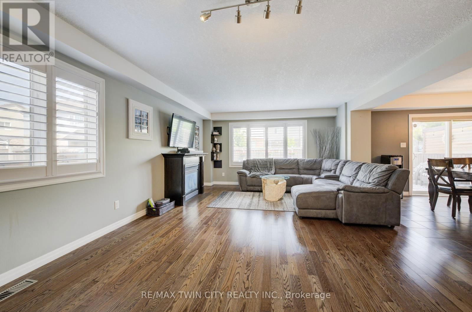 354 SALISBURY AVENUE Image 6