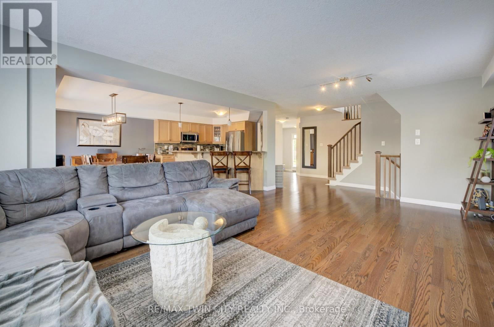 354 SALISBURY AVENUE Image 7