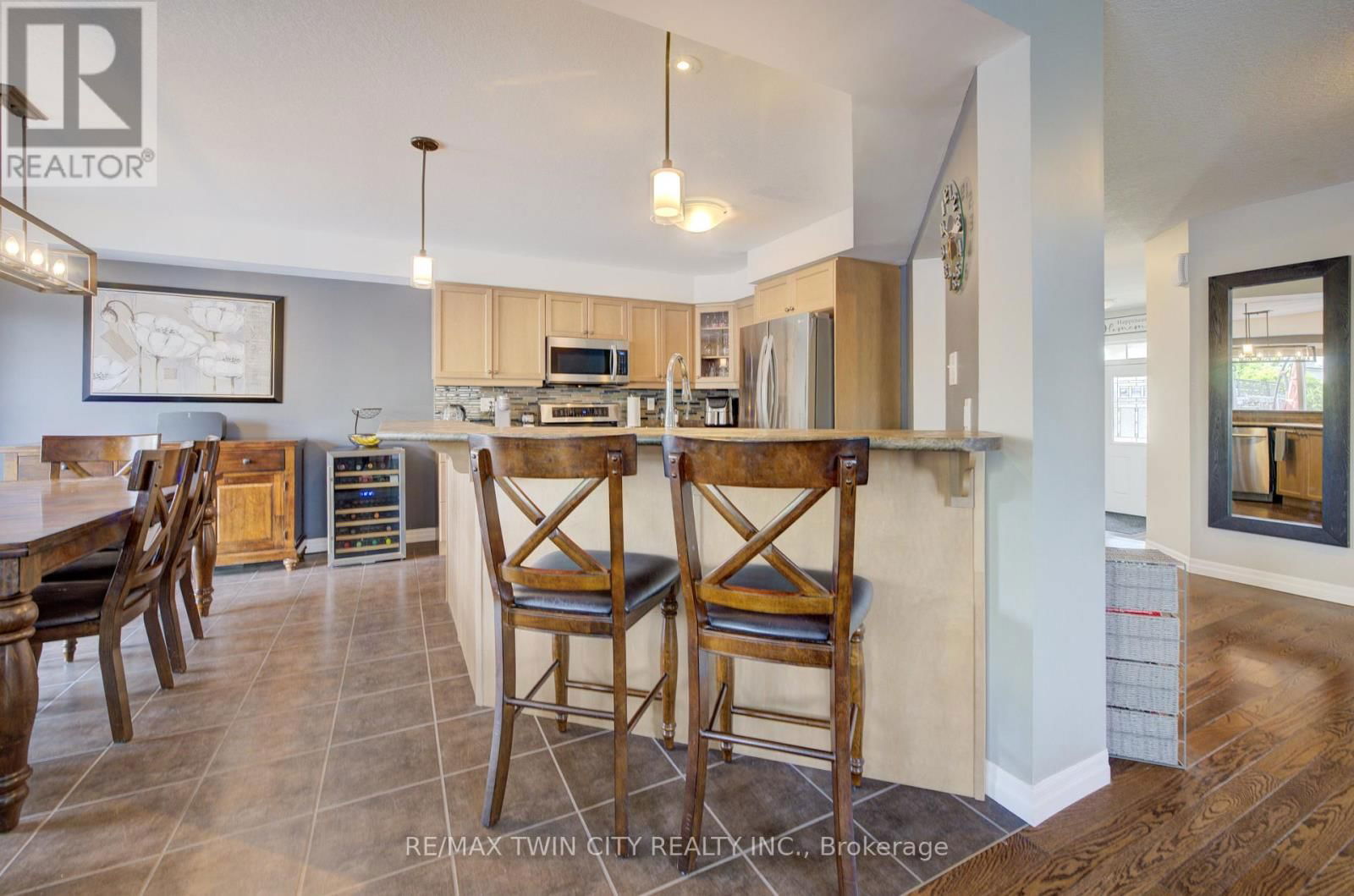 354 SALISBURY AVENUE Image 8