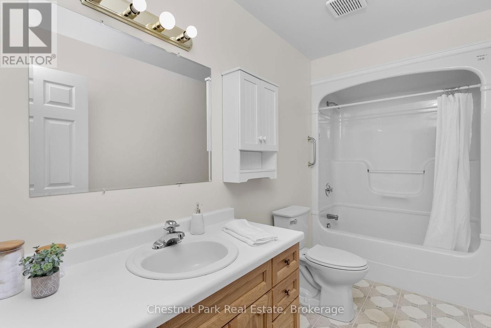 20 HILLTOP DRIVE Image 17