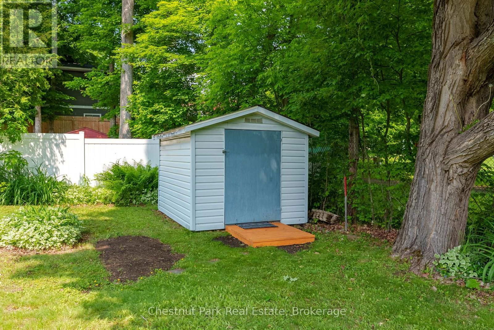 20 HILLTOP DRIVE Image 37