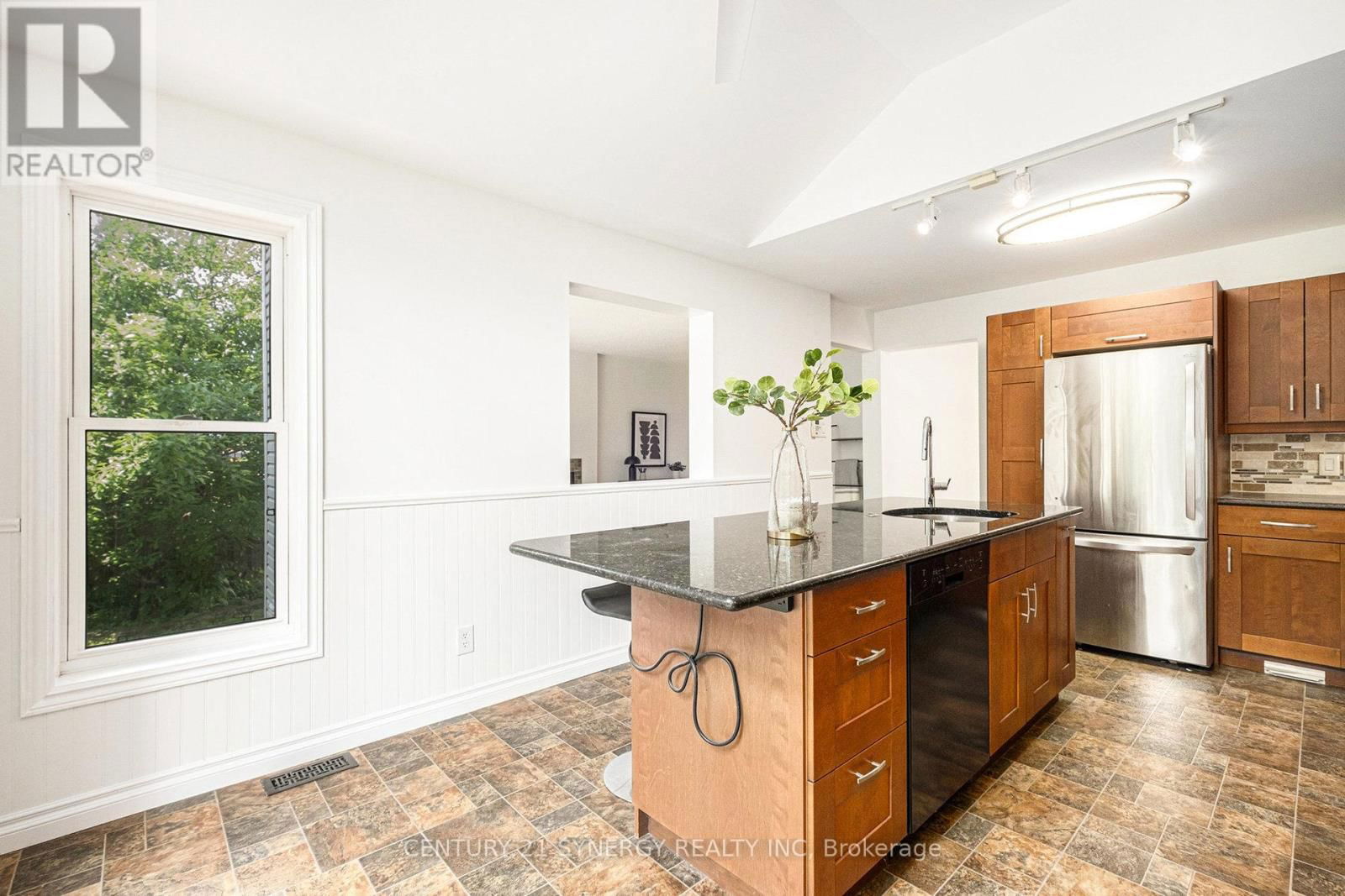 62 MORESBY DRIVE Image 12