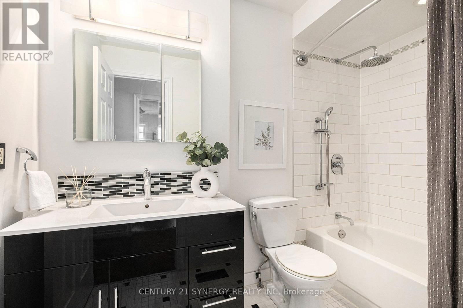 62 MORESBY DRIVE Image 19