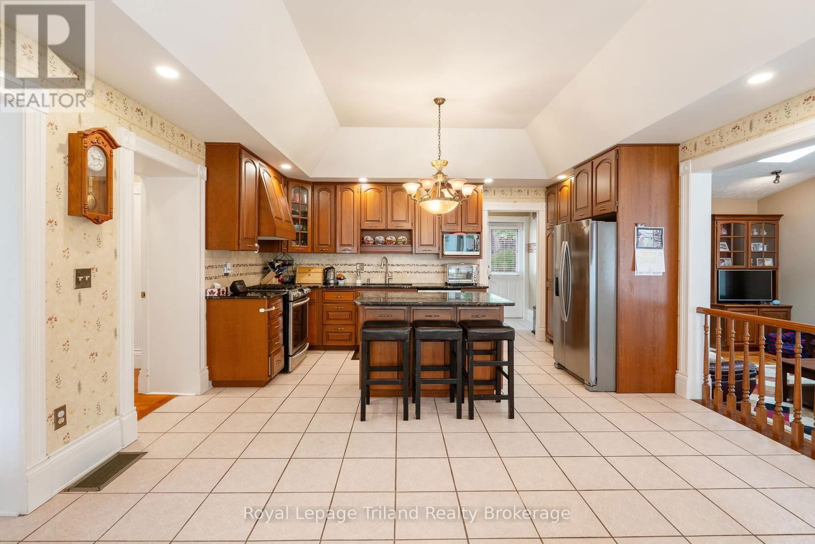 505 DEVONSHIRE AVENUE Image 17