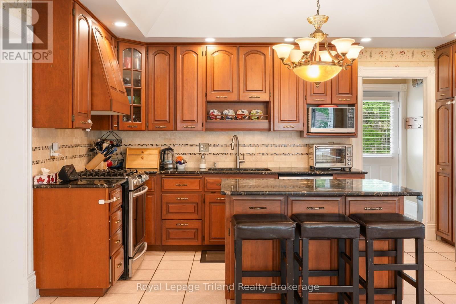 505 DEVONSHIRE AVENUE Image 18