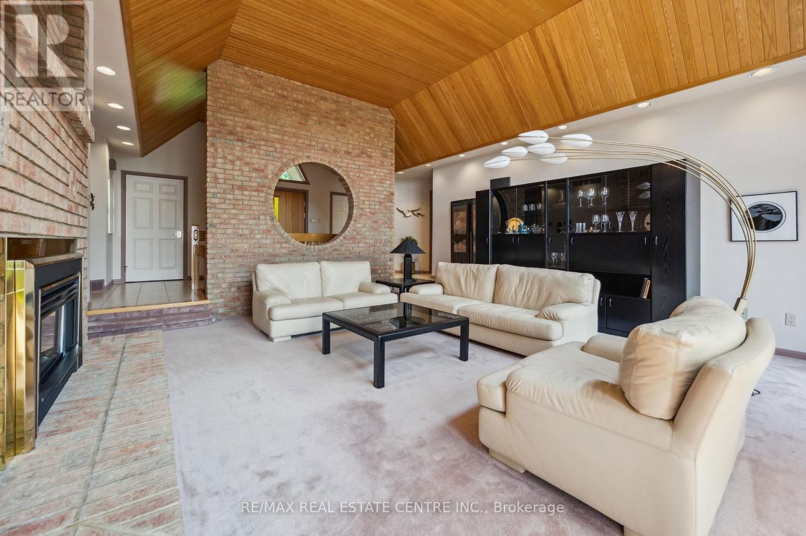 211 EDGEHILL DRIVE Image 11