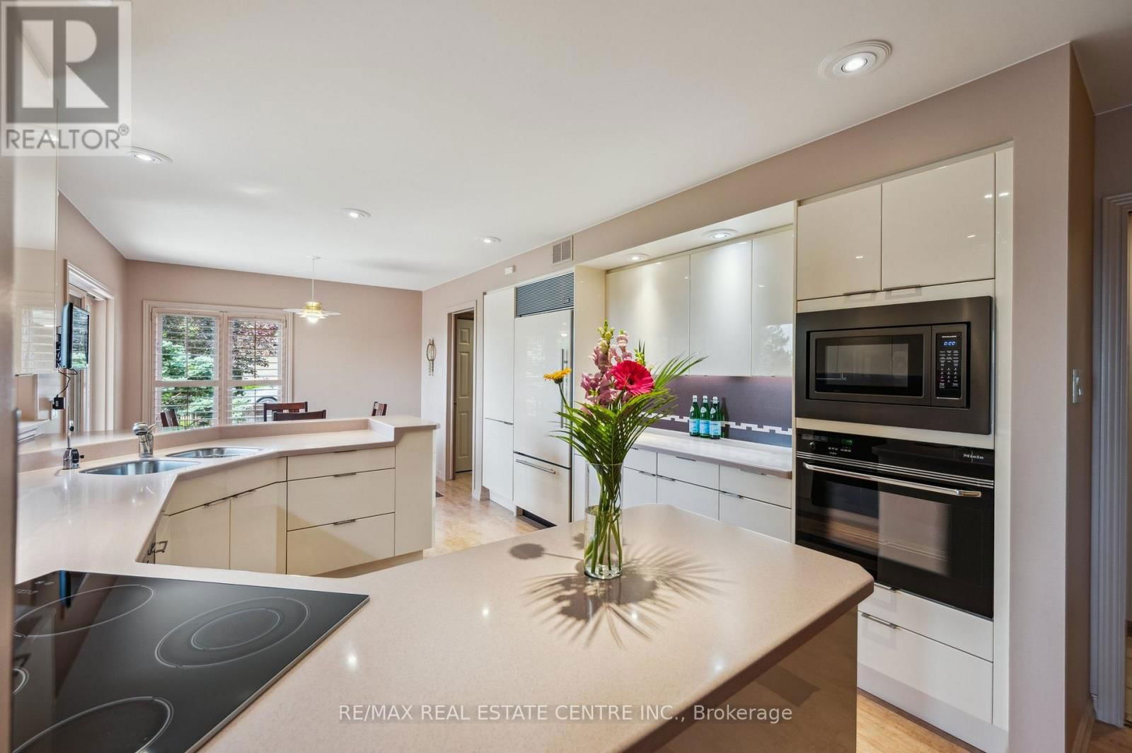 211 EDGEHILL DRIVE Image 12