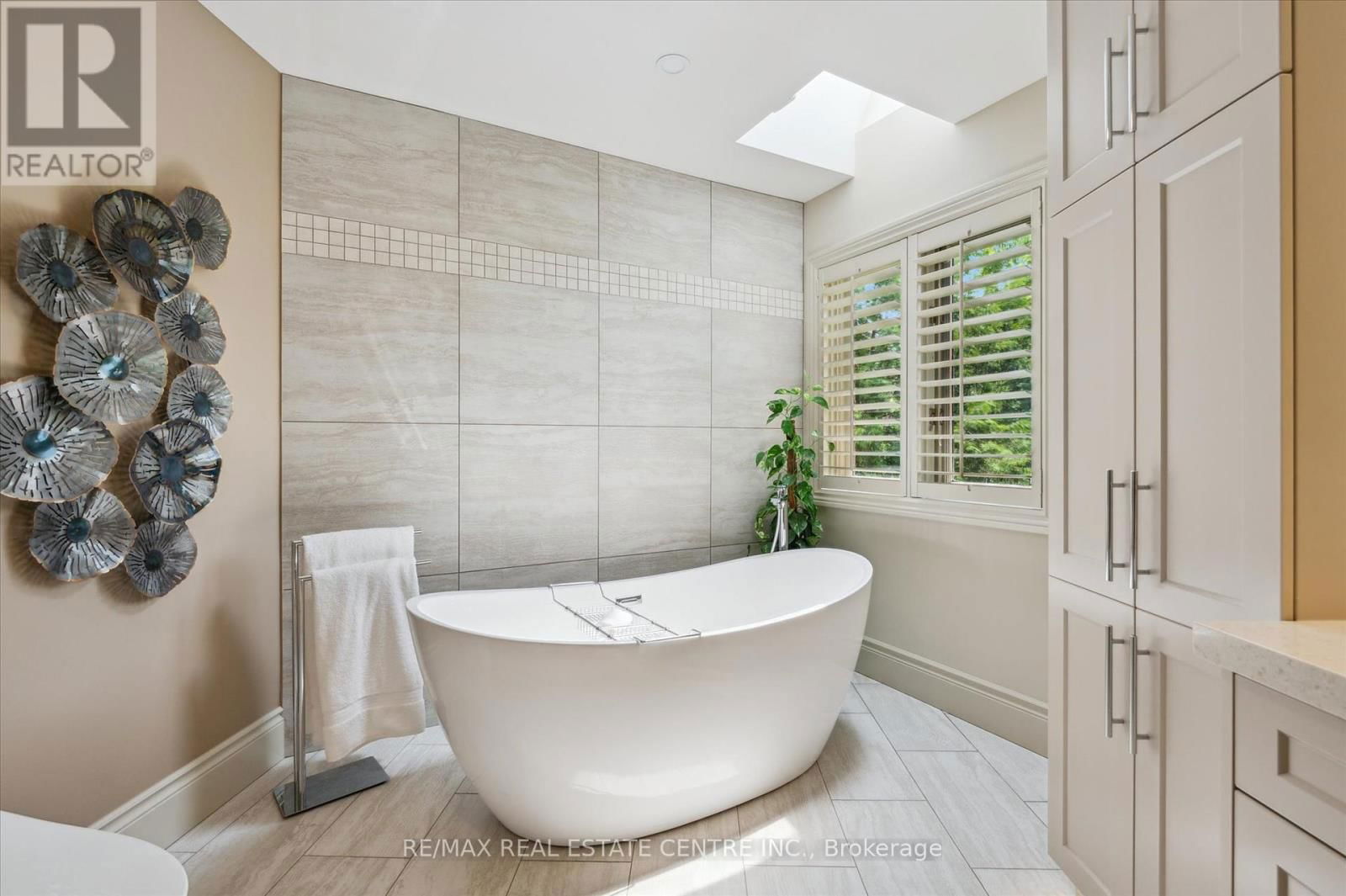 211 EDGEHILL DRIVE Image 22