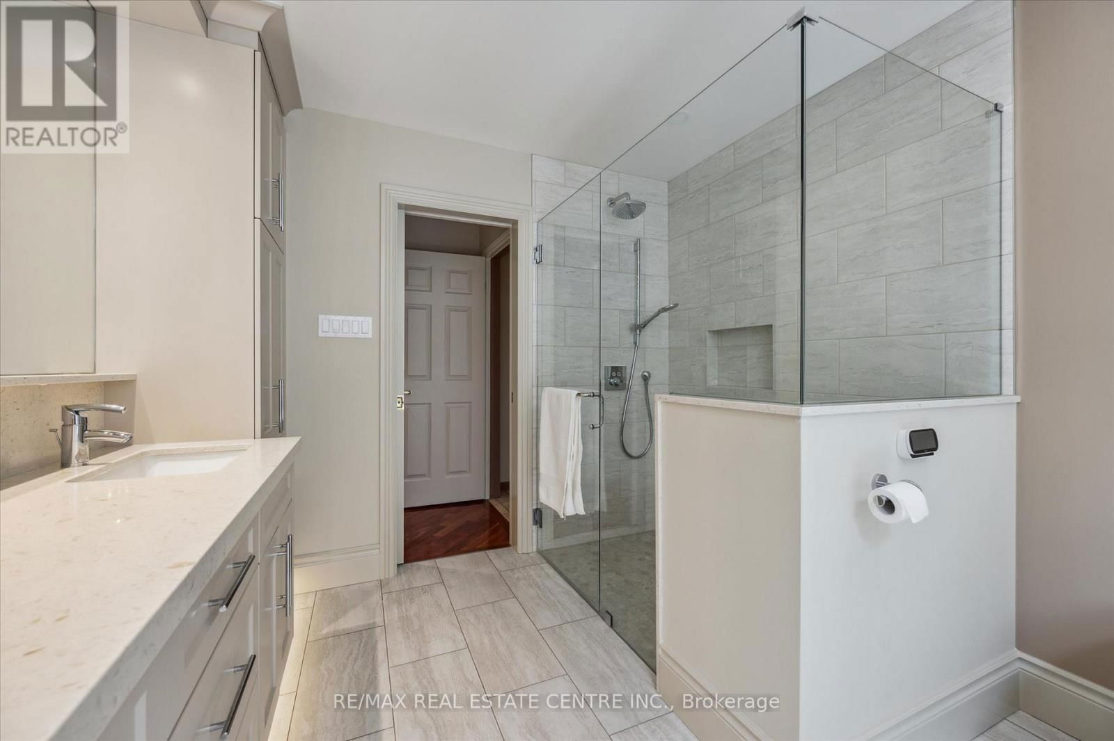 211 EDGEHILL DRIVE Image 23