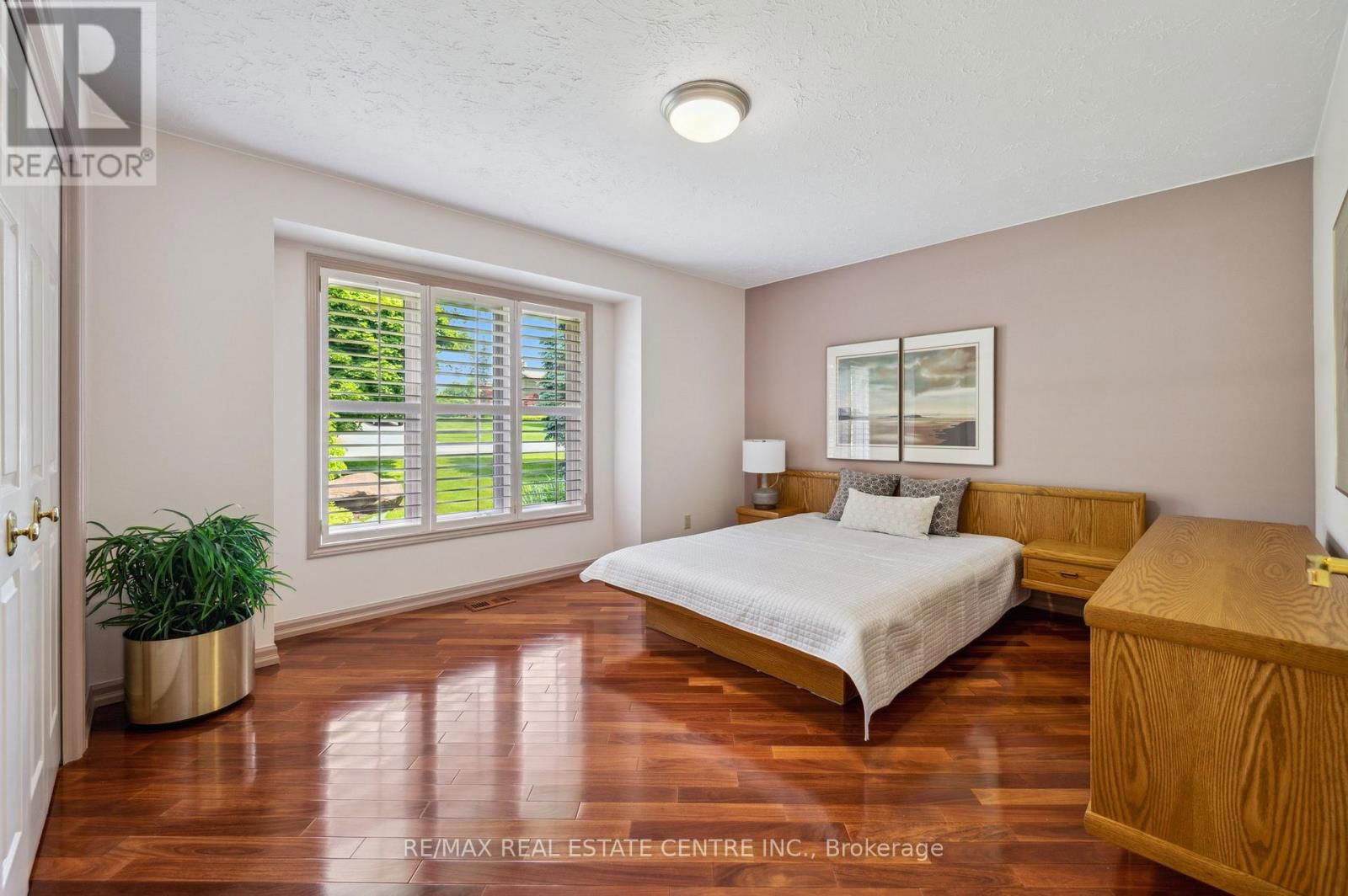 211 EDGEHILL DRIVE Image 24