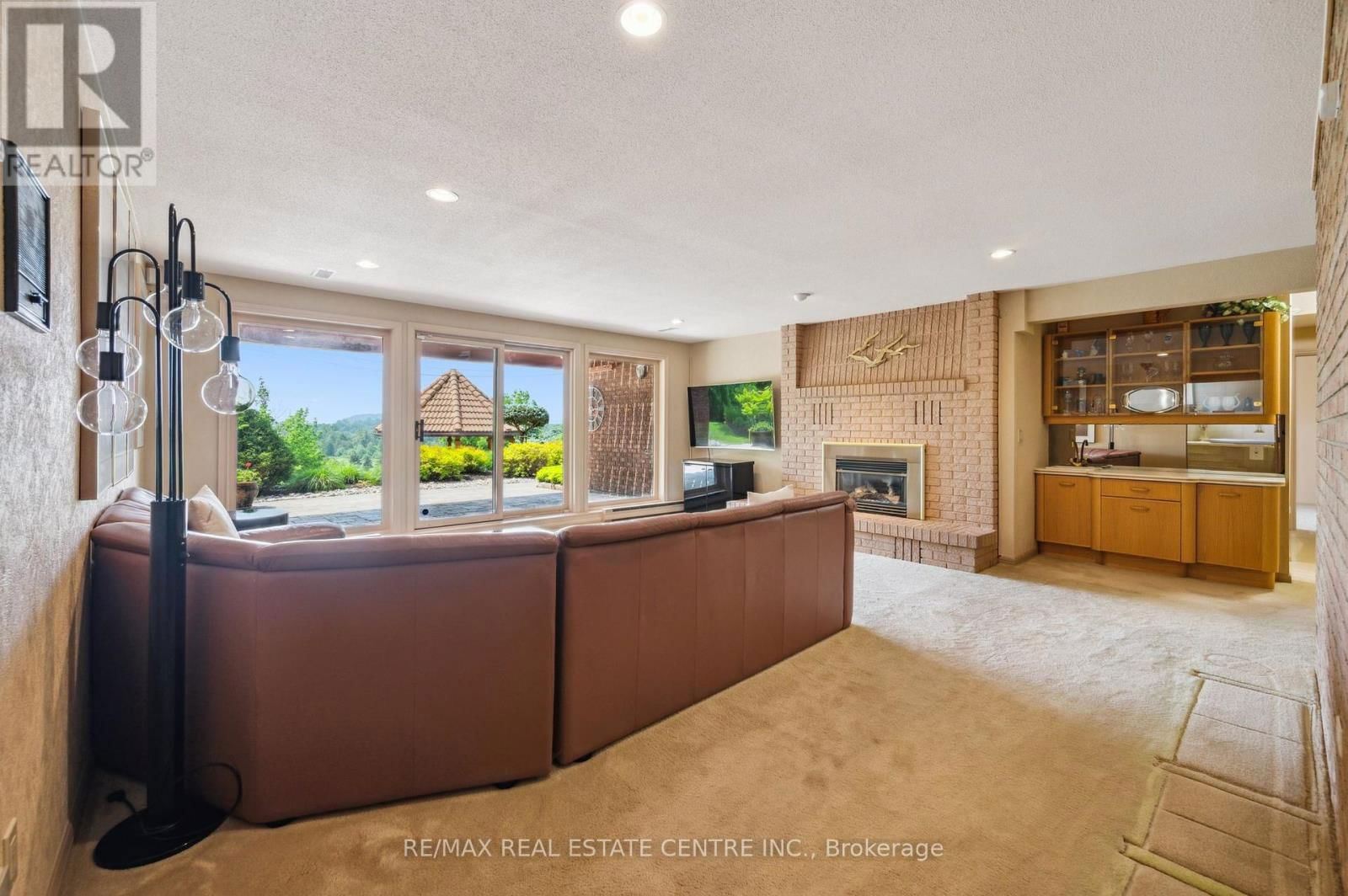 211 EDGEHILL DRIVE Image 26