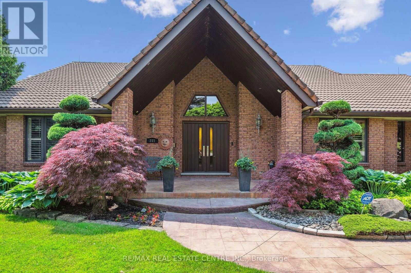 211 EDGEHILL DRIVE Image 3