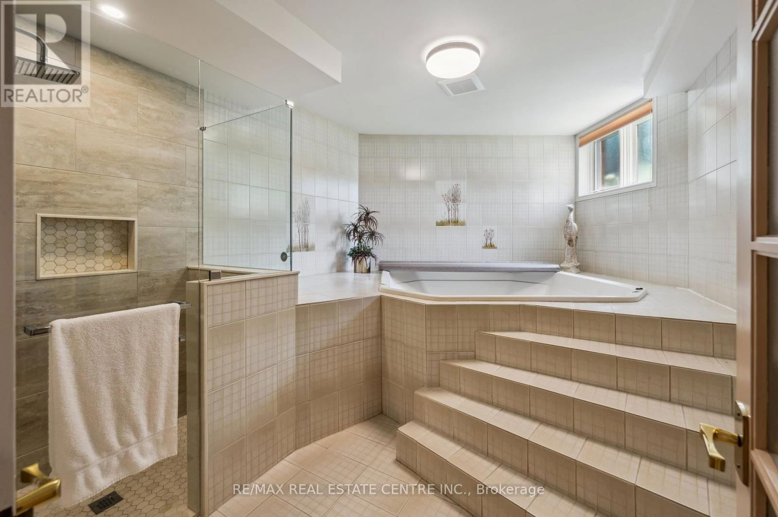 211 EDGEHILL DRIVE Image 32