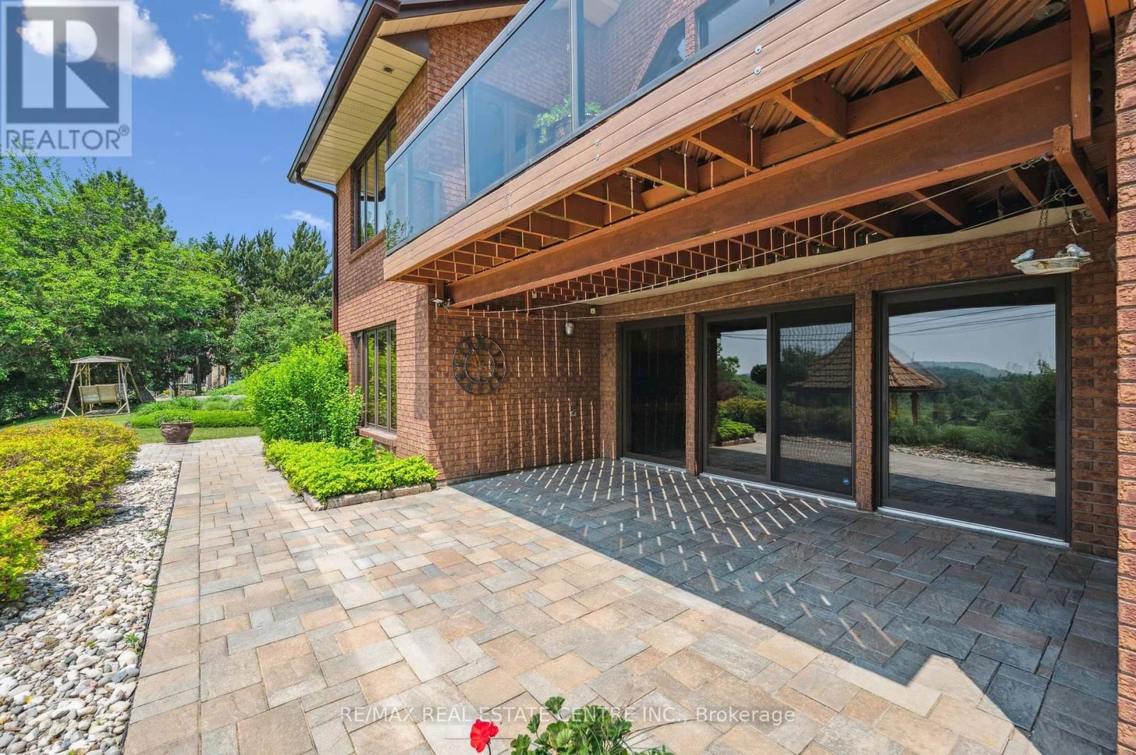 211 EDGEHILL DRIVE Image 33