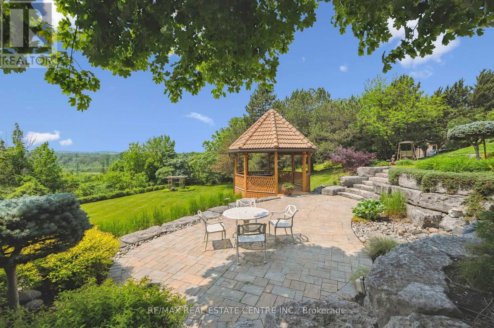 211 EDGEHILL DRIVE Image 38
