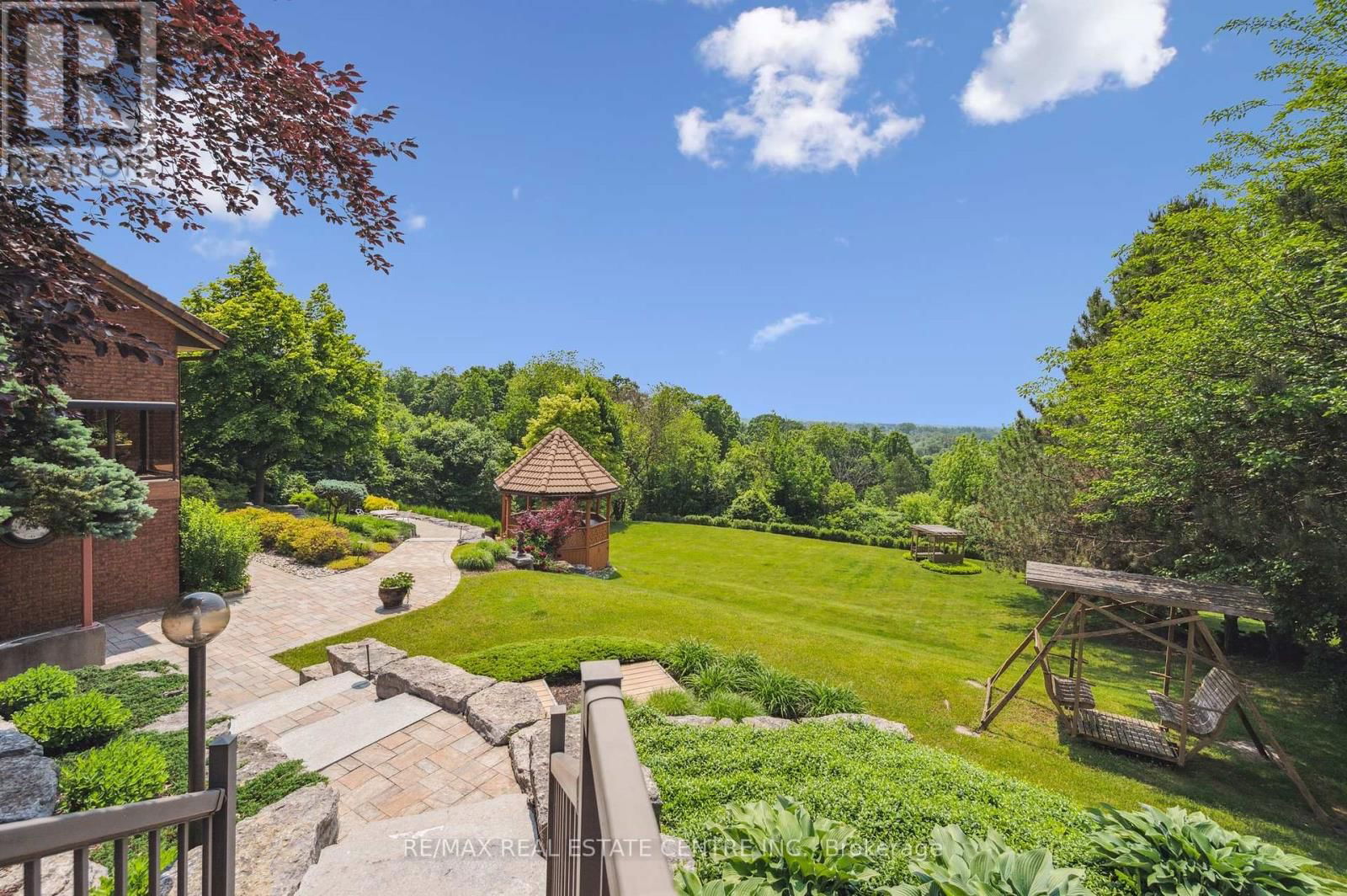 211 EDGEHILL DRIVE Image 39