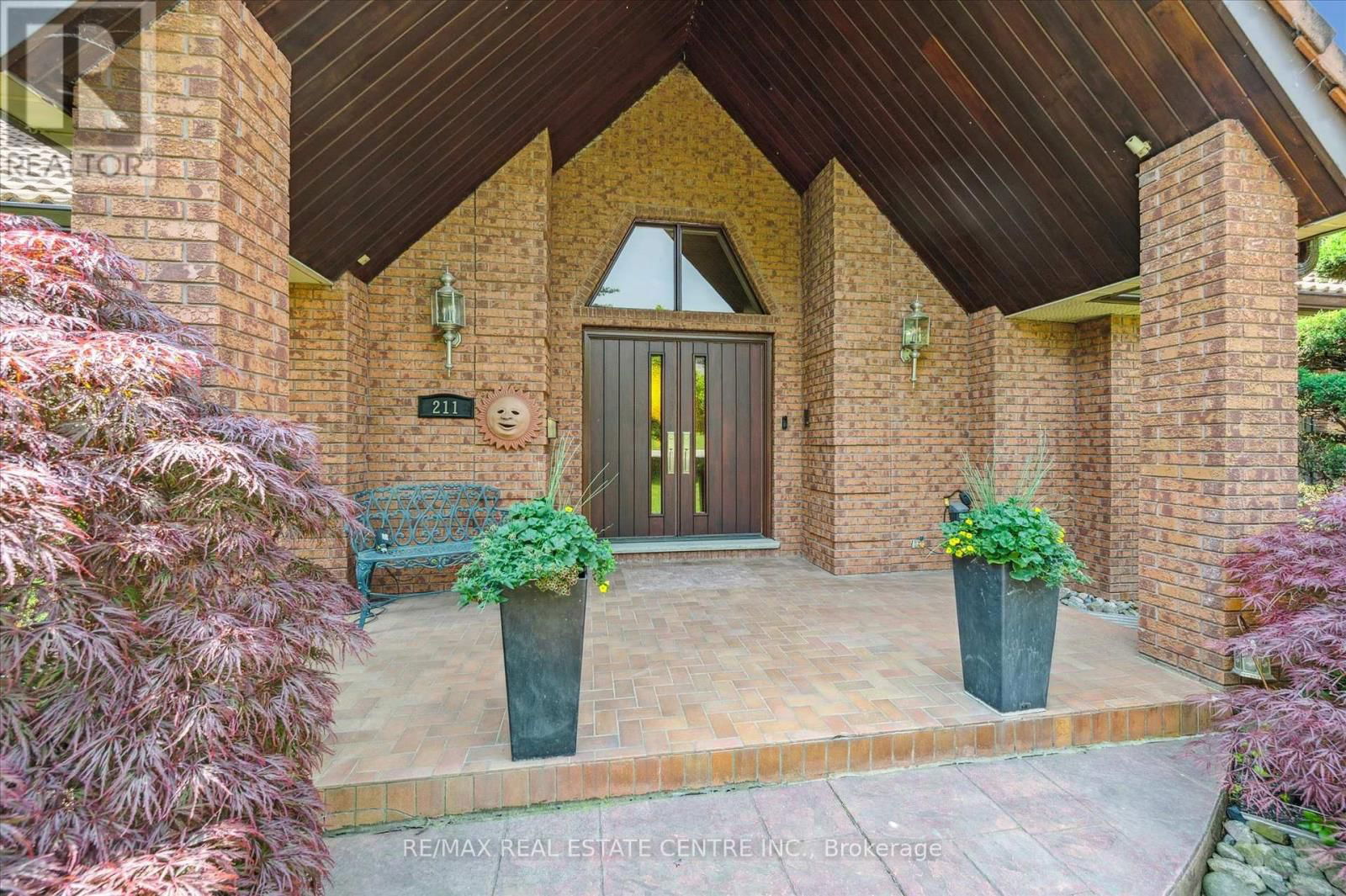 211 EDGEHILL DRIVE Image 4