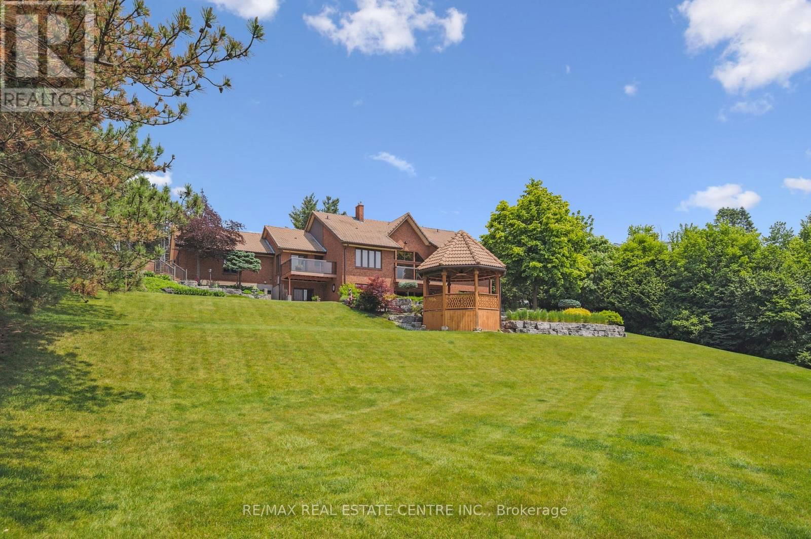 211 EDGEHILL DRIVE Image 40