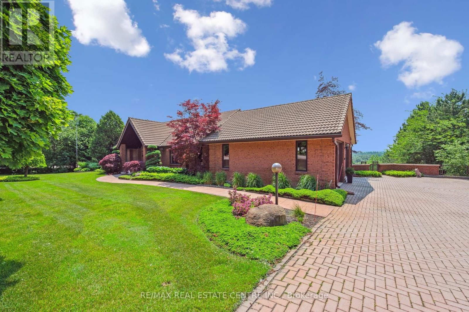 211 EDGEHILL DRIVE Image 5