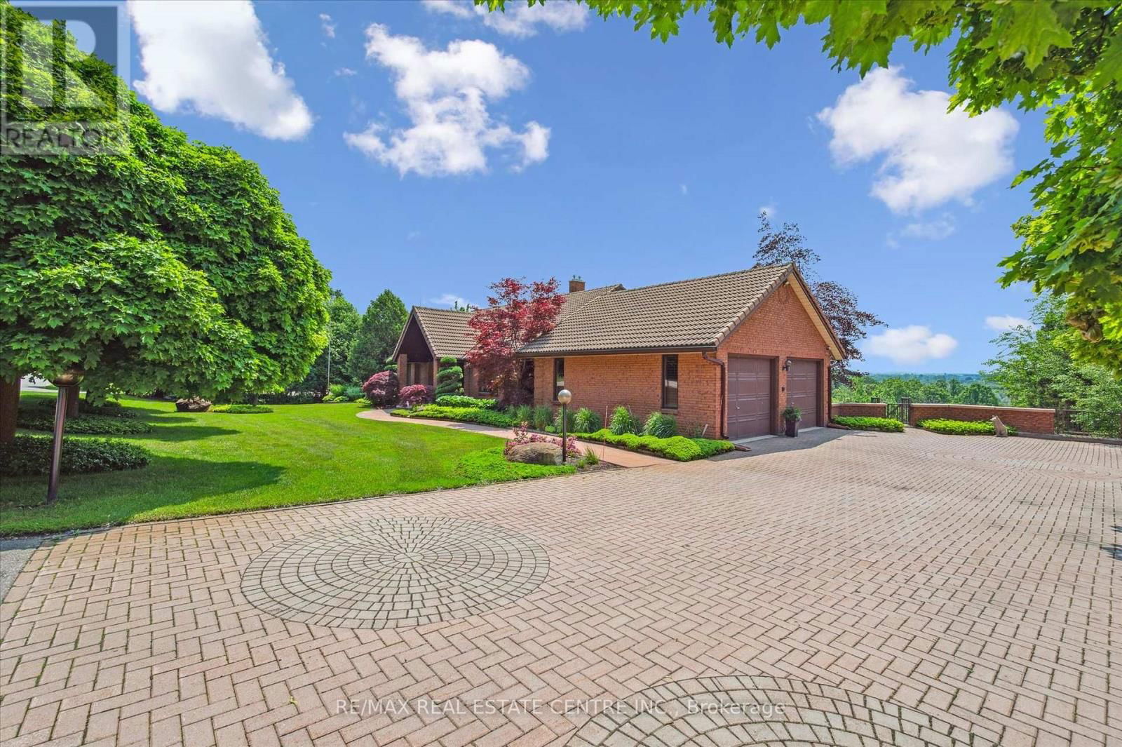 211 EDGEHILL DRIVE Image 6