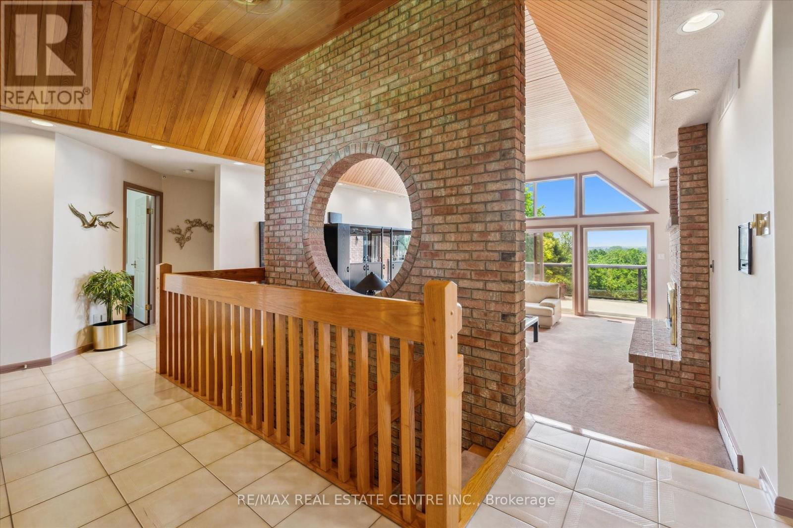 211 EDGEHILL DRIVE Image 8