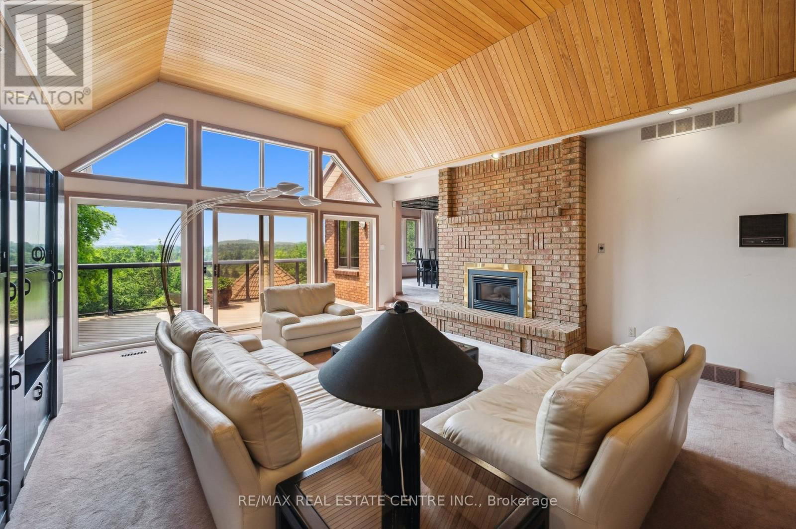 211 EDGEHILL DRIVE Image 9