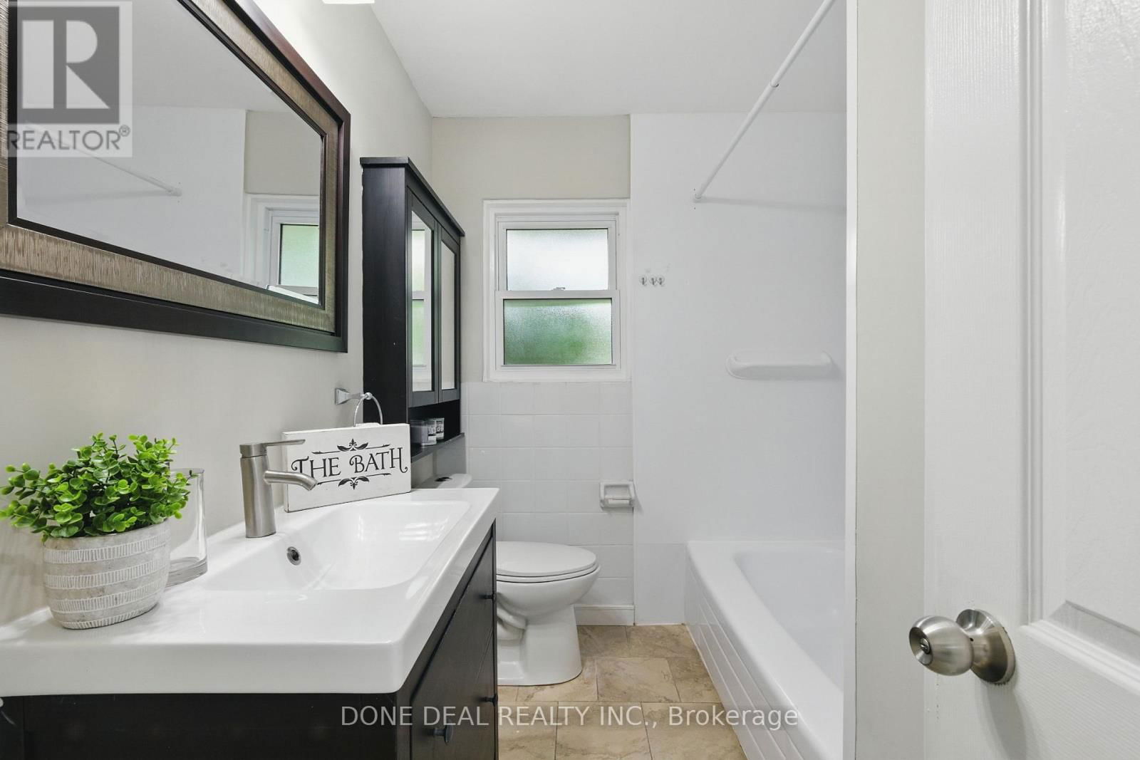 337 GRIFFITH STREET Image 18