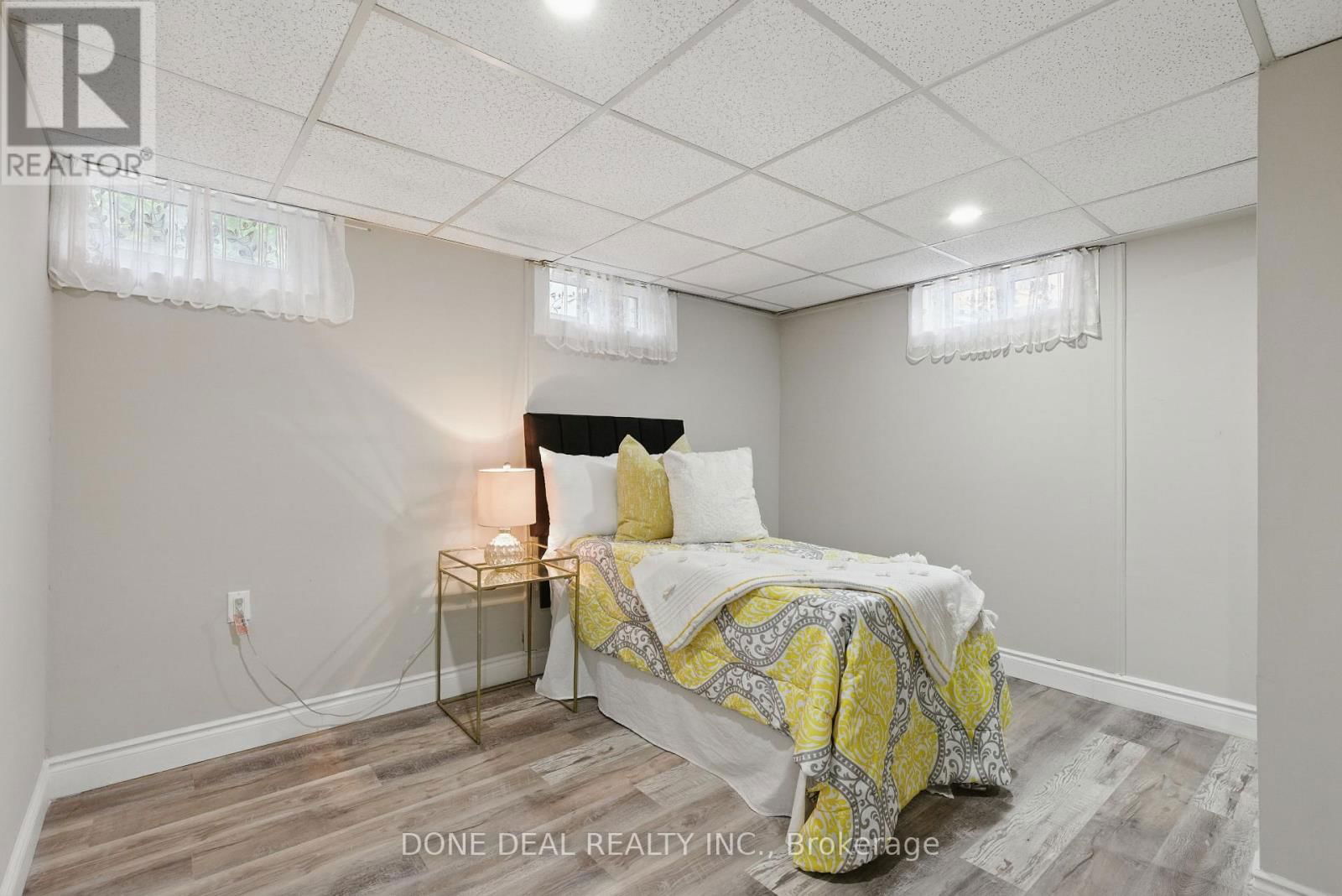 337 GRIFFITH STREET Image 23