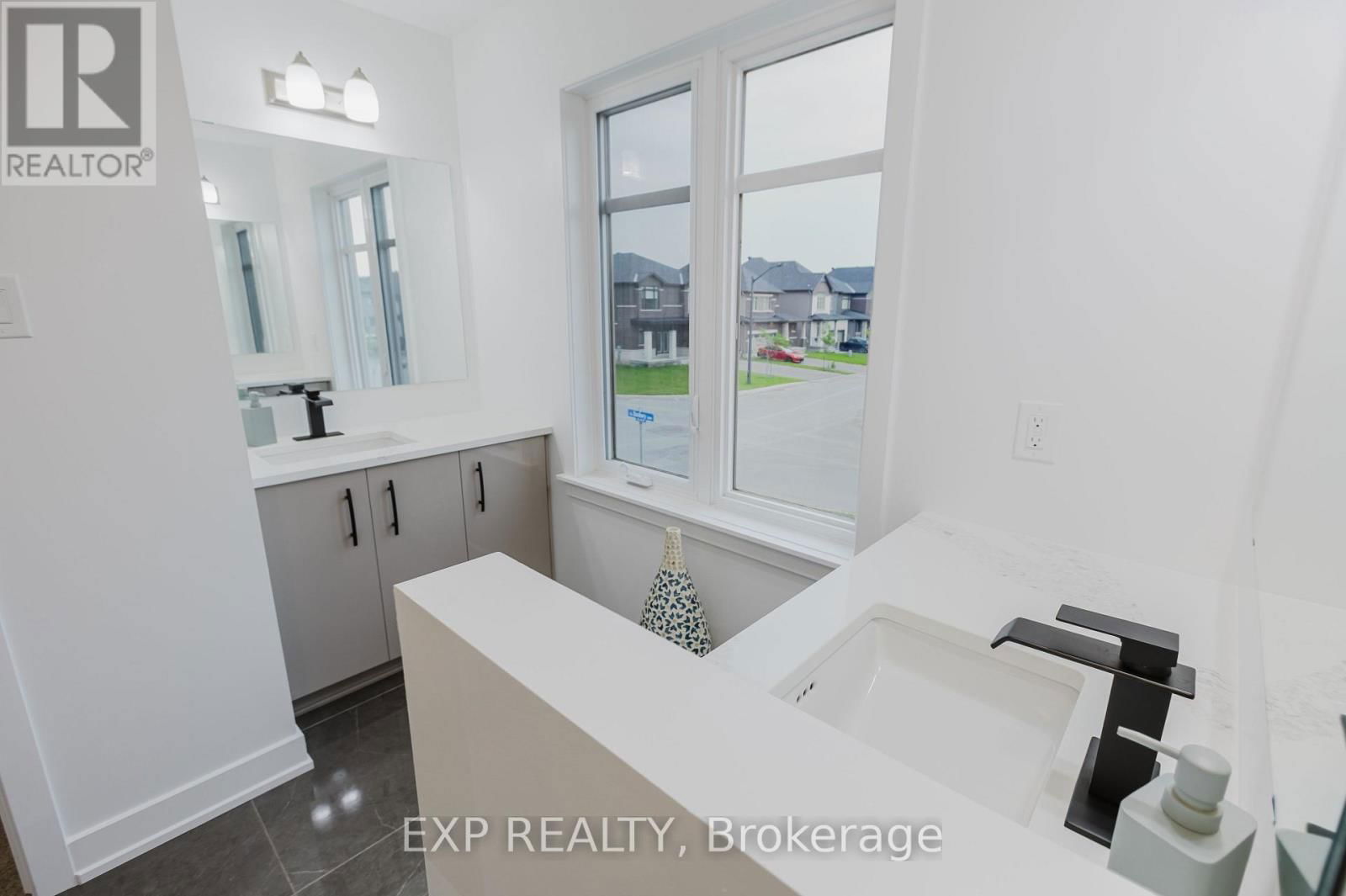900 DUXBURY LANE Image 39