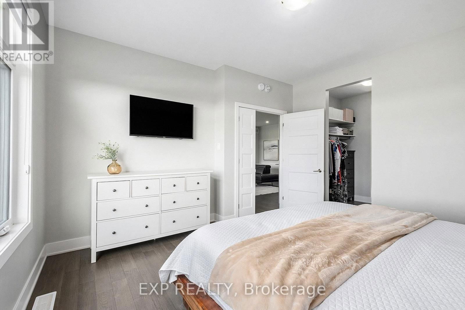400 CENTRAL PARK BOULEVARD Image 13