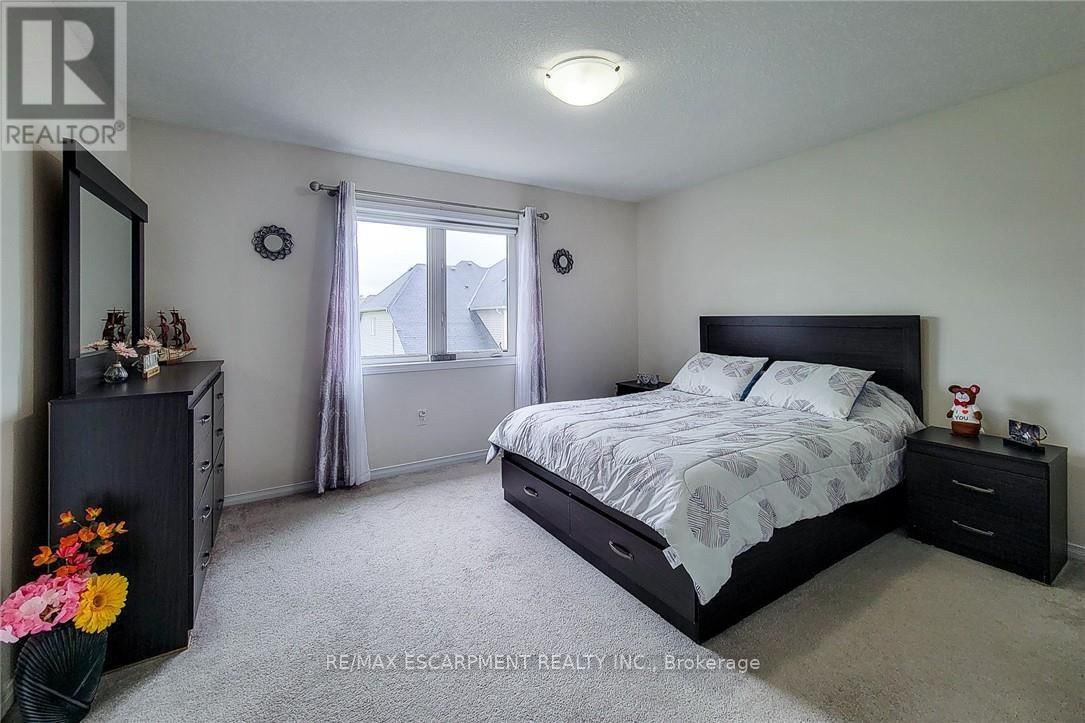 76 MCALLISTAR DRIVE Image 28