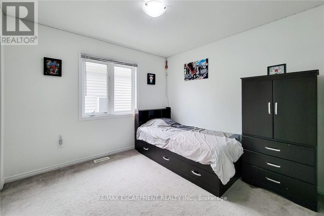 76 MCALLISTAR DRIVE Image 32