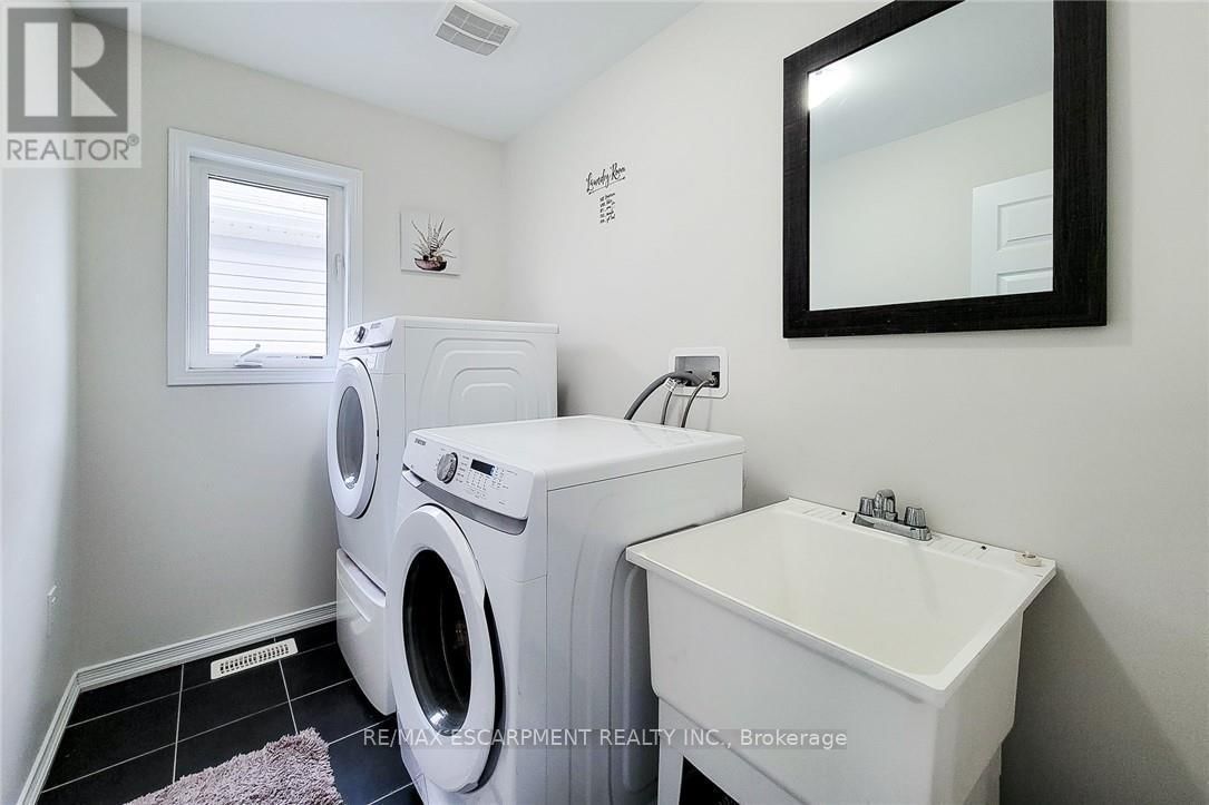 76 MCALLISTAR DRIVE Image 37