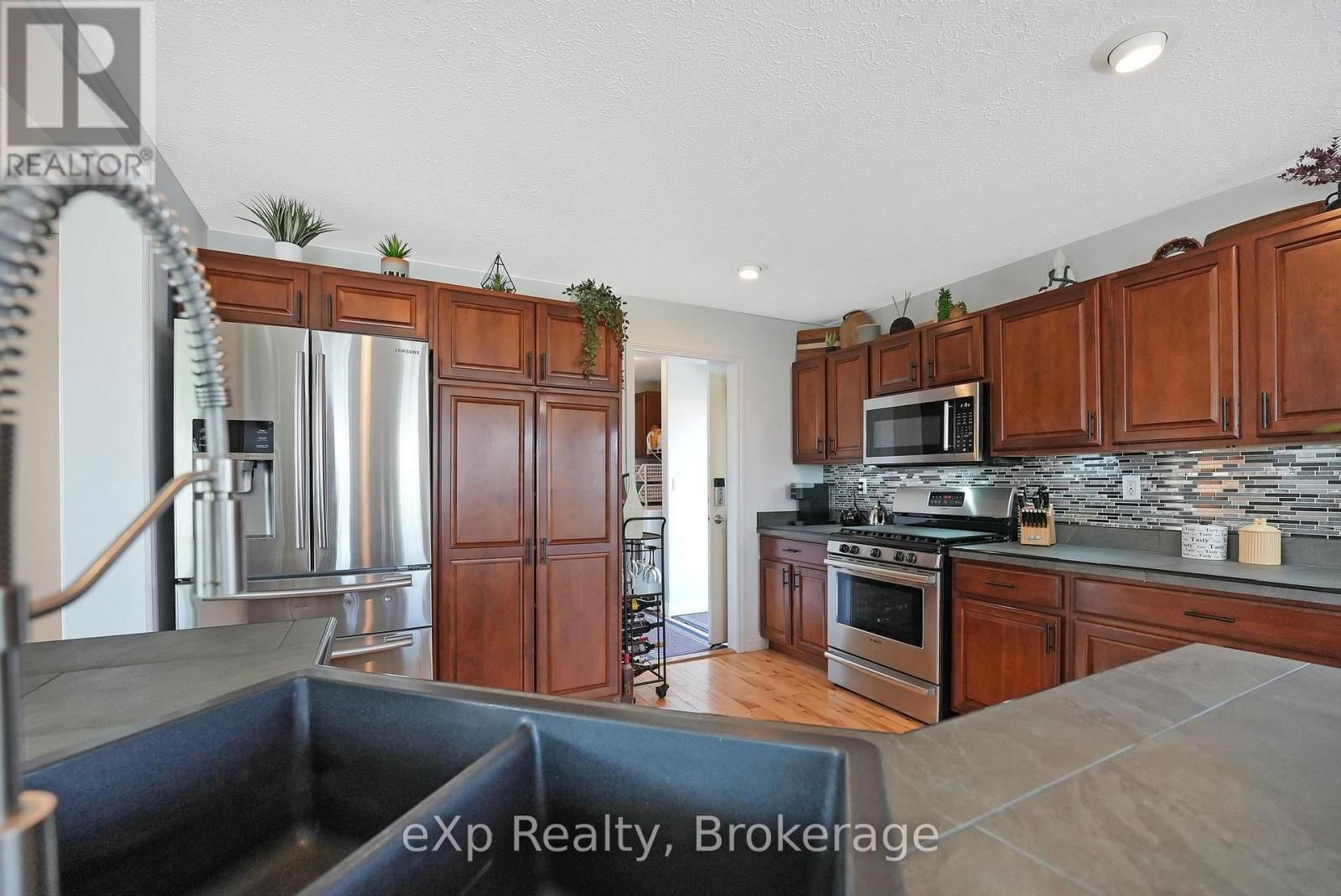 53 CREEKSIDE CIRCLE Image 11