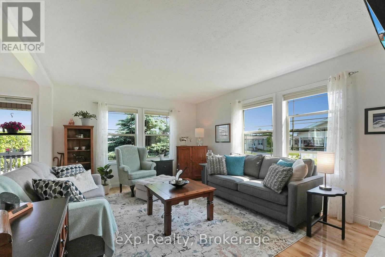53 CREEKSIDE CIRCLE Image 14
