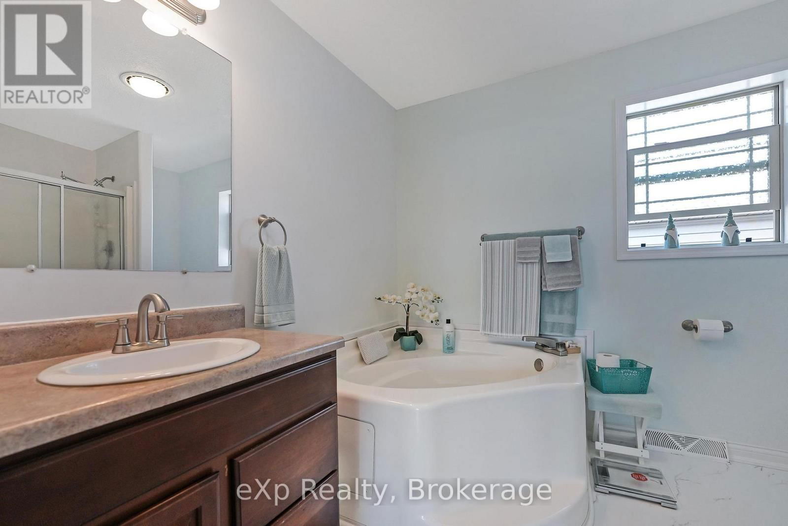 53 CREEKSIDE CIRCLE Image 23