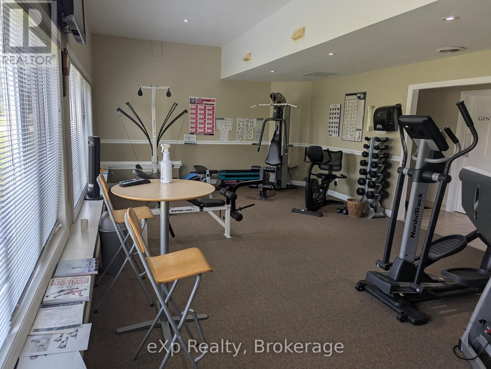 53 CREEKSIDE CIRCLE Image 41