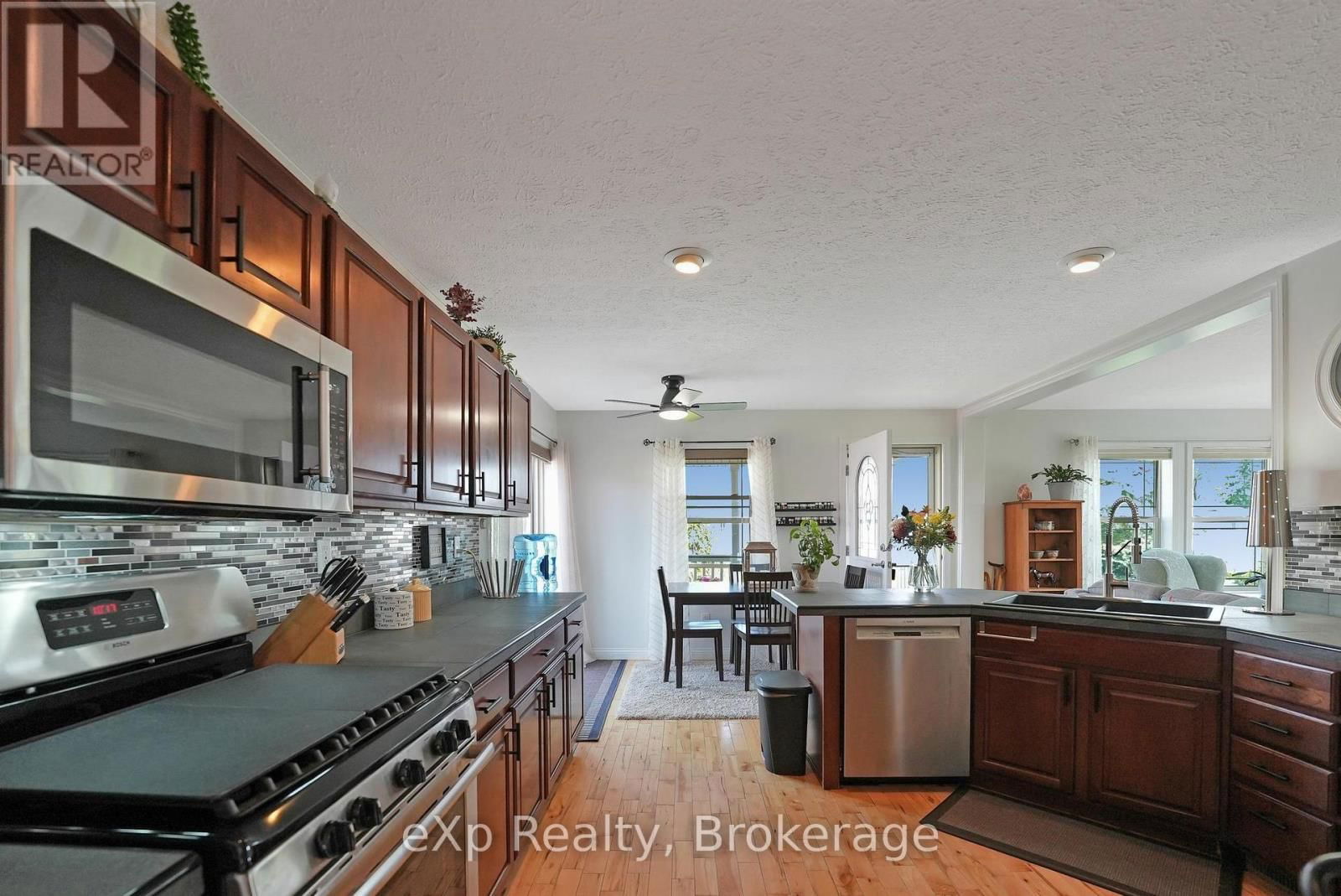 53 CREEKSIDE CIRCLE Image 9