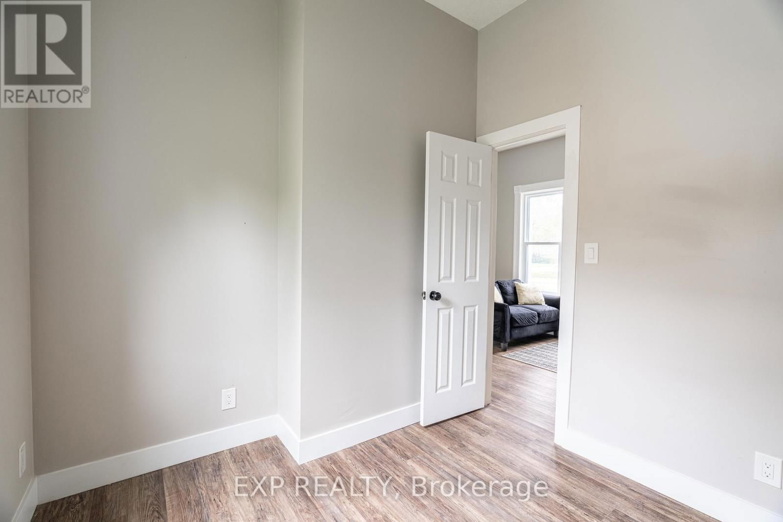 354 SPRUCE STREET Image 12