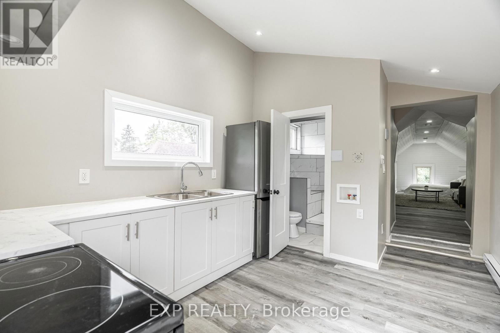 354 SPRUCE STREET Image 24