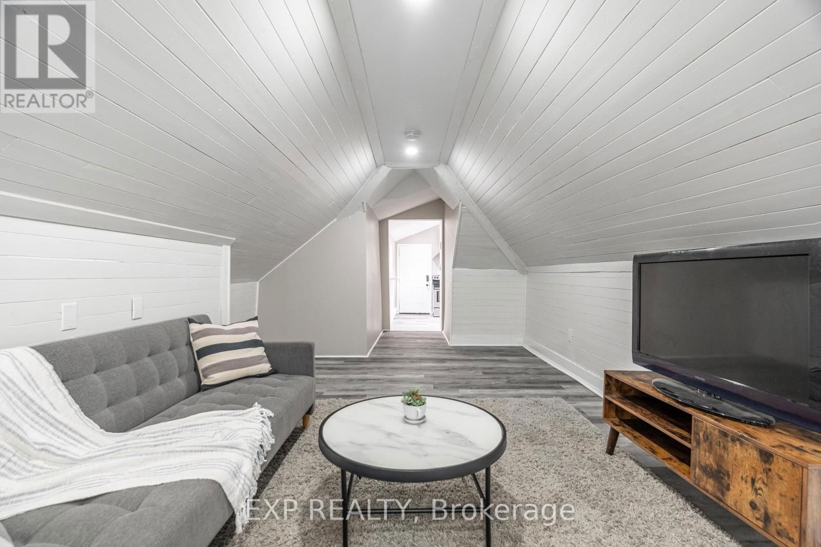 354 SPRUCE STREET Image 27