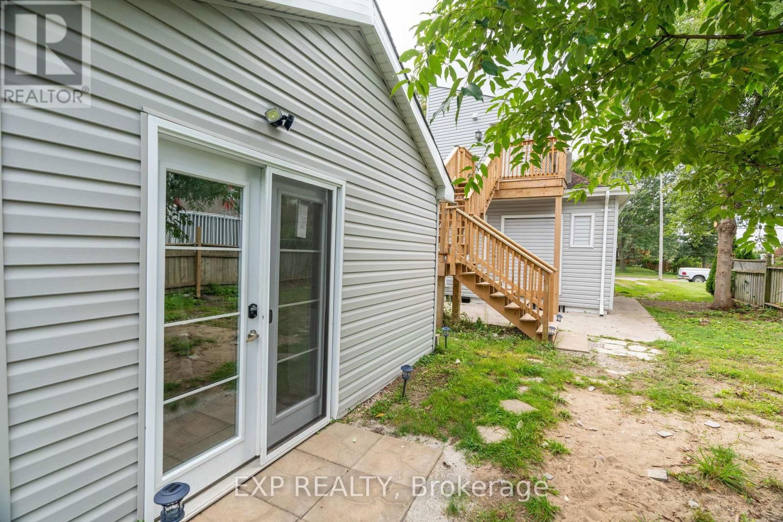 354 SPRUCE STREET Image 32