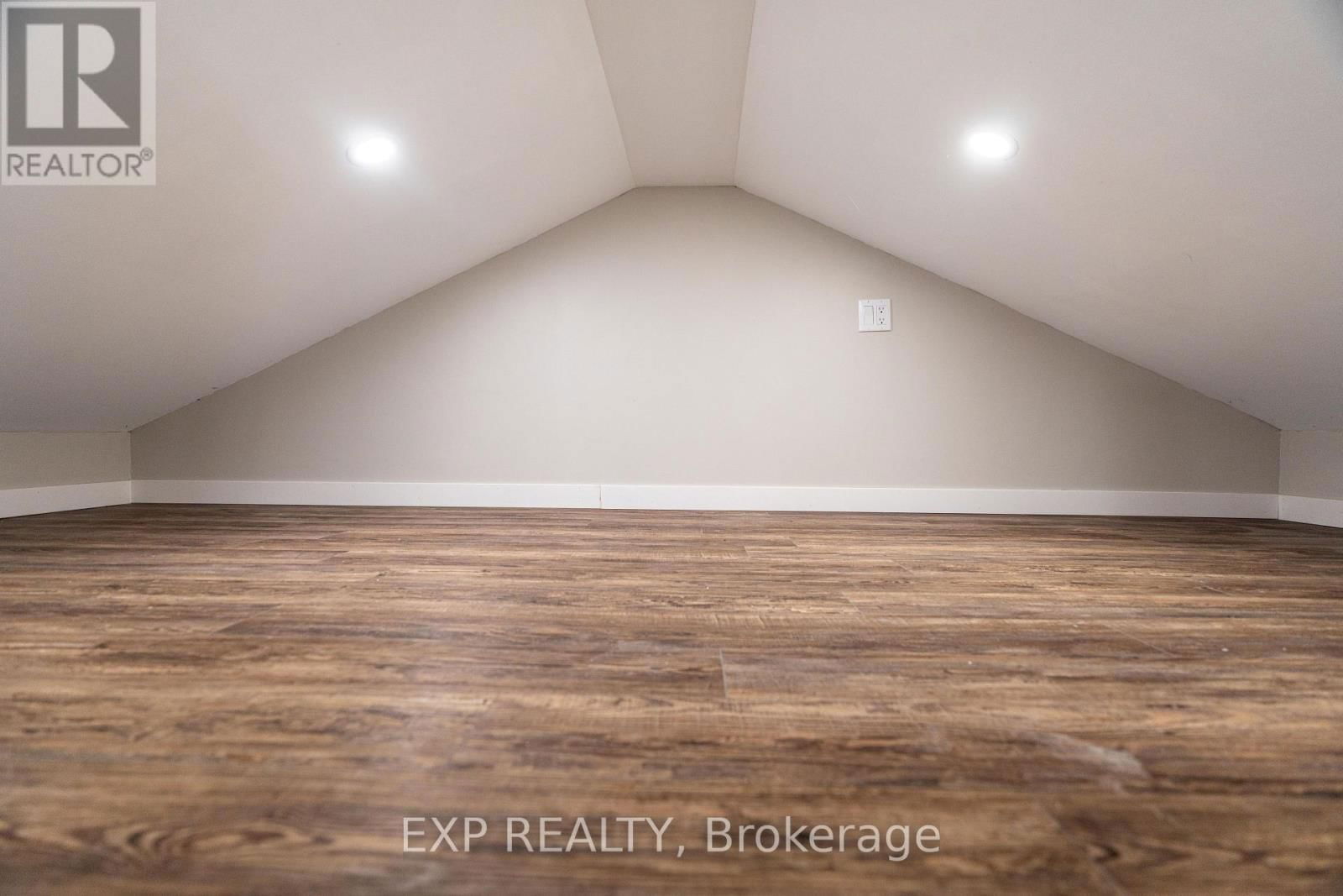 354 SPRUCE STREET Image 37