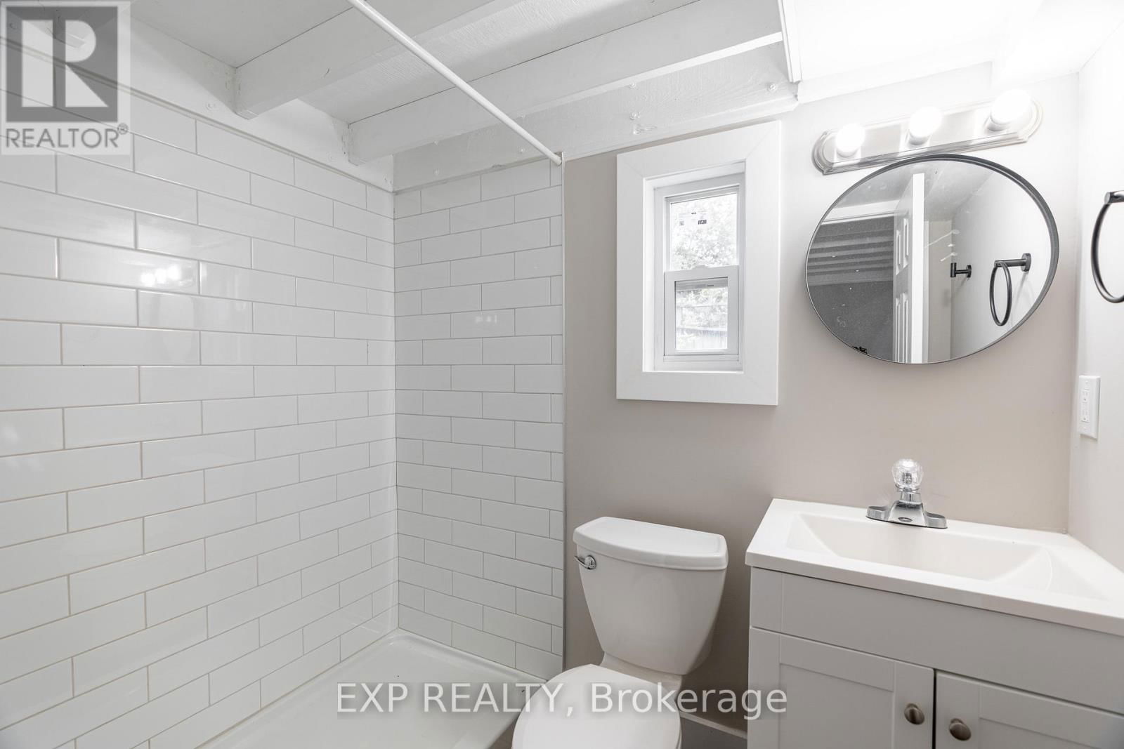 354 SPRUCE STREET Image 38