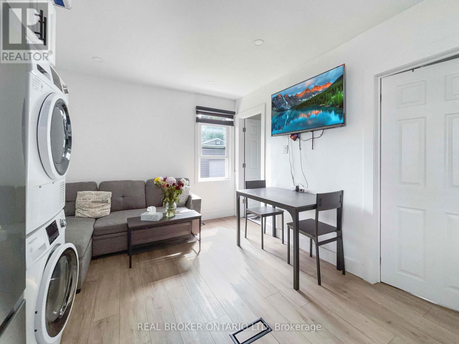 104 DELAWARE STREET Image 21