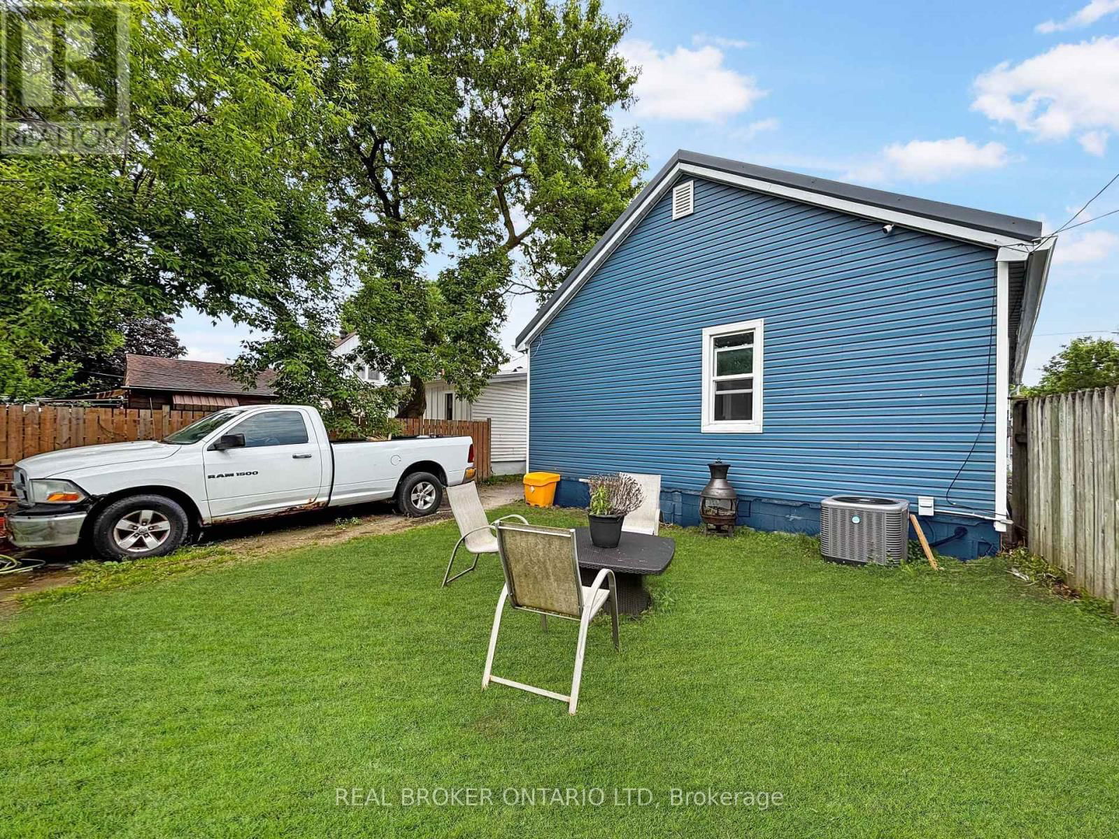 104 DELAWARE STREET Image 30