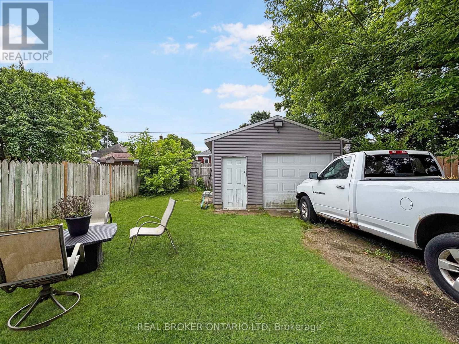 104 DELAWARE STREET Image 31