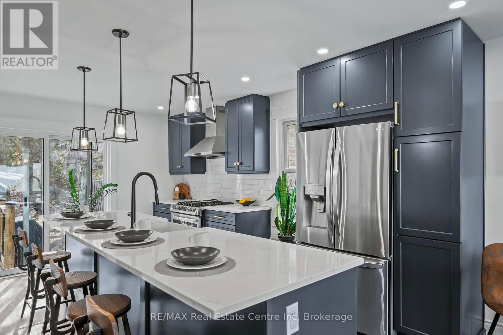 270 KATHLEEN STREET Image 10