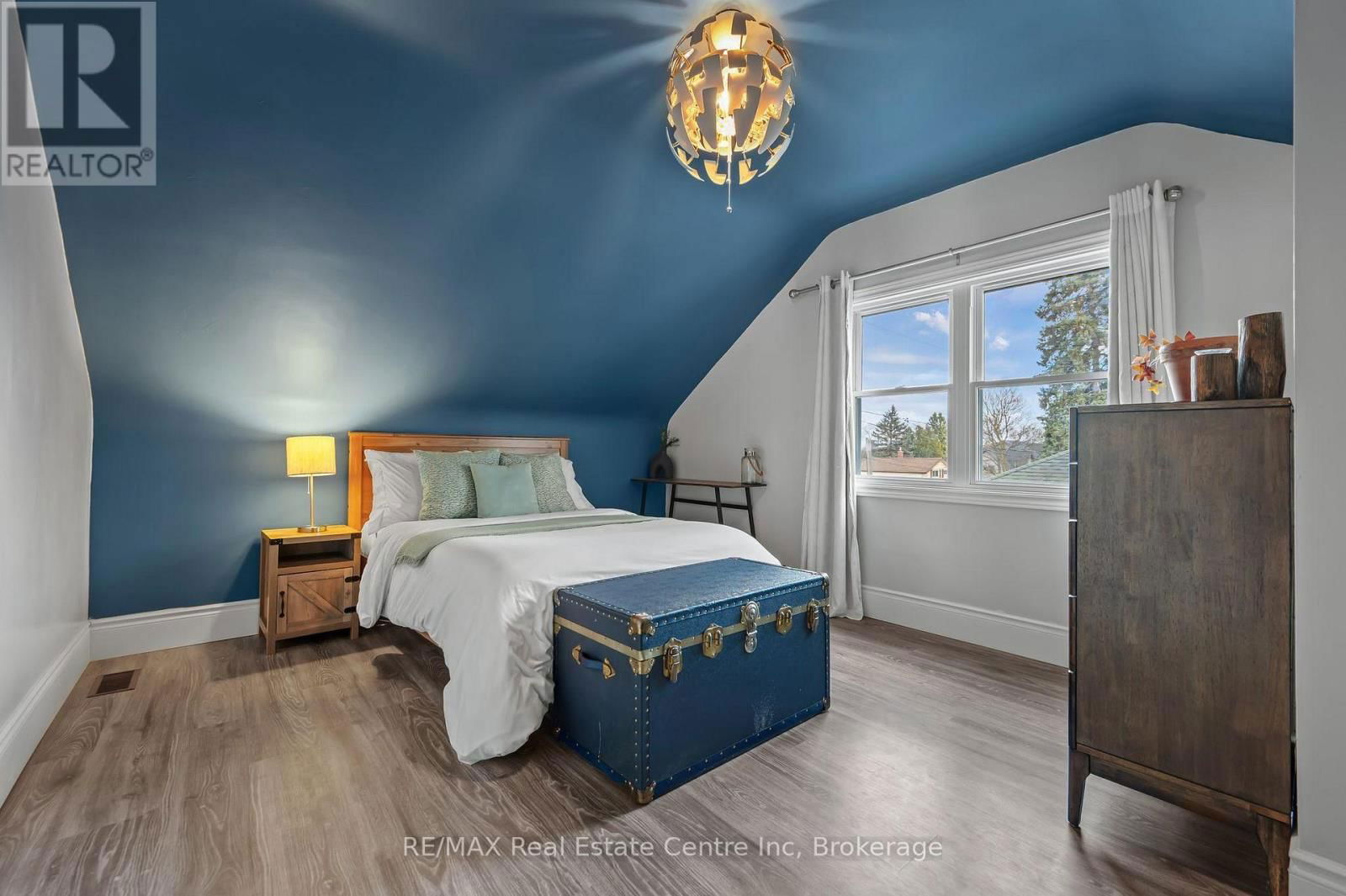 270 KATHLEEN STREET Image 20